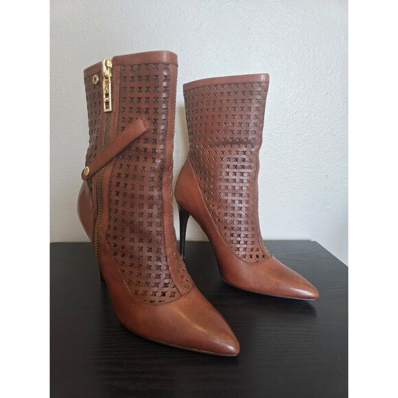 Donald J. Pliner DMSX  Brown Laser Cut Perforated Ankle Heeled Booties size 7 - Picture 11 of 11
